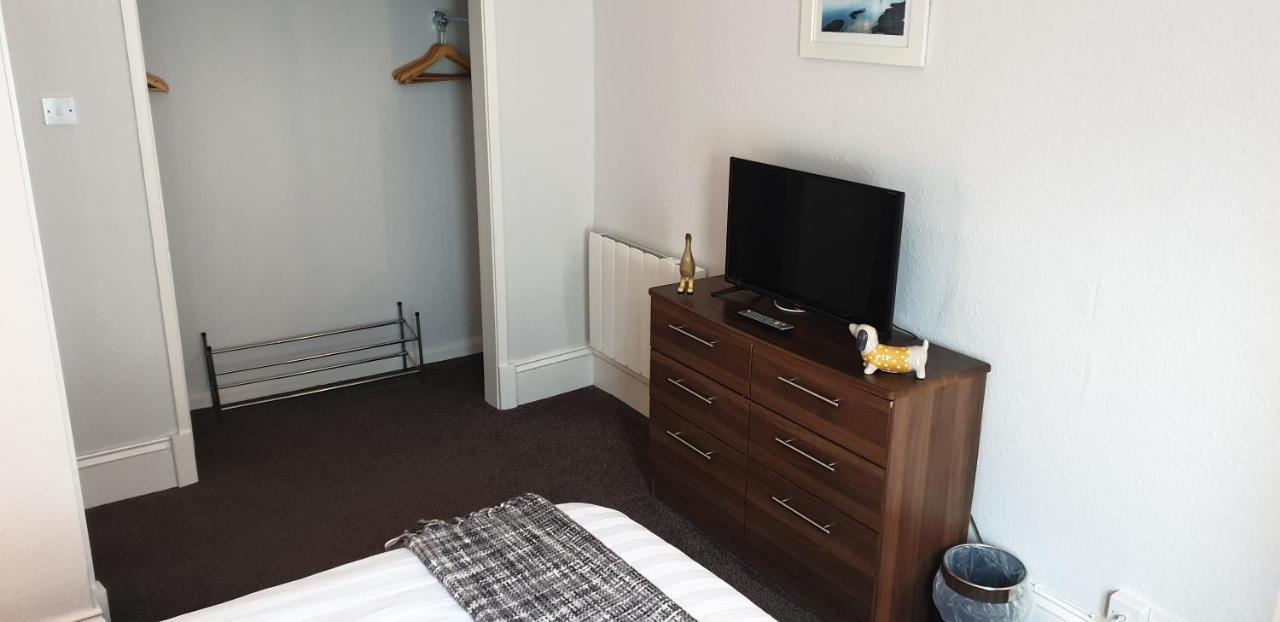 Lockinbar Holiday Apartments Tenby Exterior foto