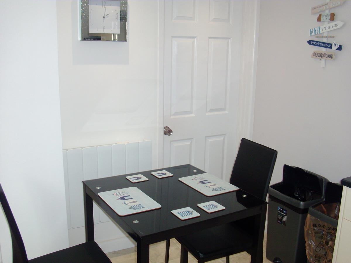 Lockinbar Holiday Apartments Tenby Exterior foto