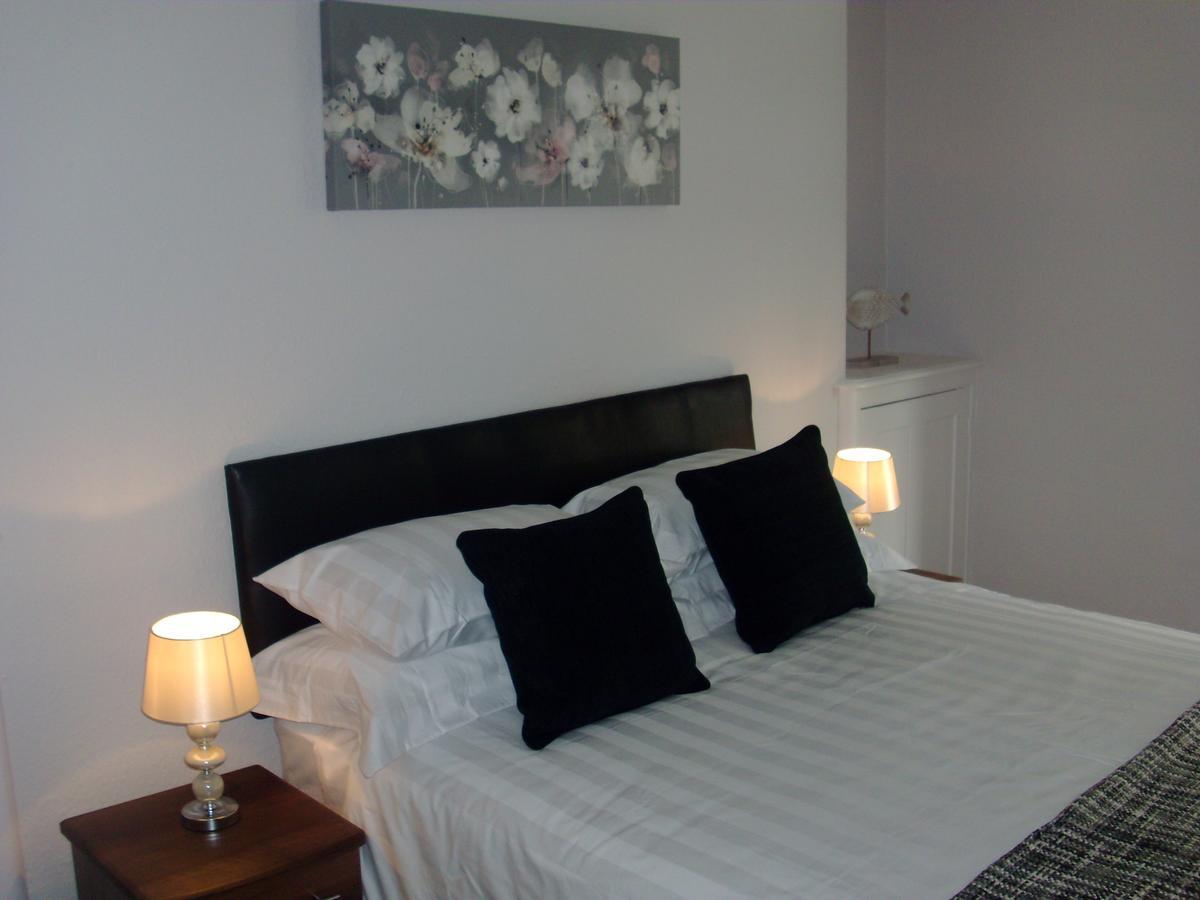 Lockinbar Holiday Apartments Tenby Exterior foto